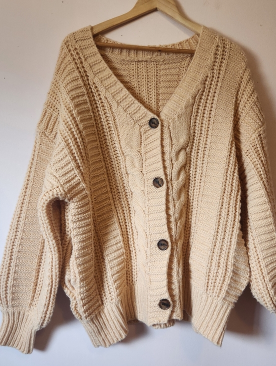 Sweaters - Tan Oversized Cable Knit Chunky Cardigan Sweater Lantern Sleeves V-neck Sz L EUC